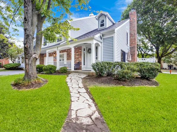 1345 Queensgreen Cir, Naperville, IL 60563