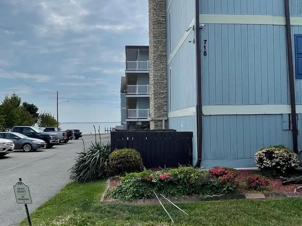 715 Washington Ave APT 9, Colonial Beach, VA 22443