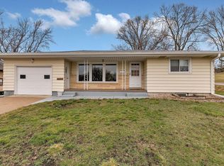 33 5th Ave NW, Hutchinson, MN 55350