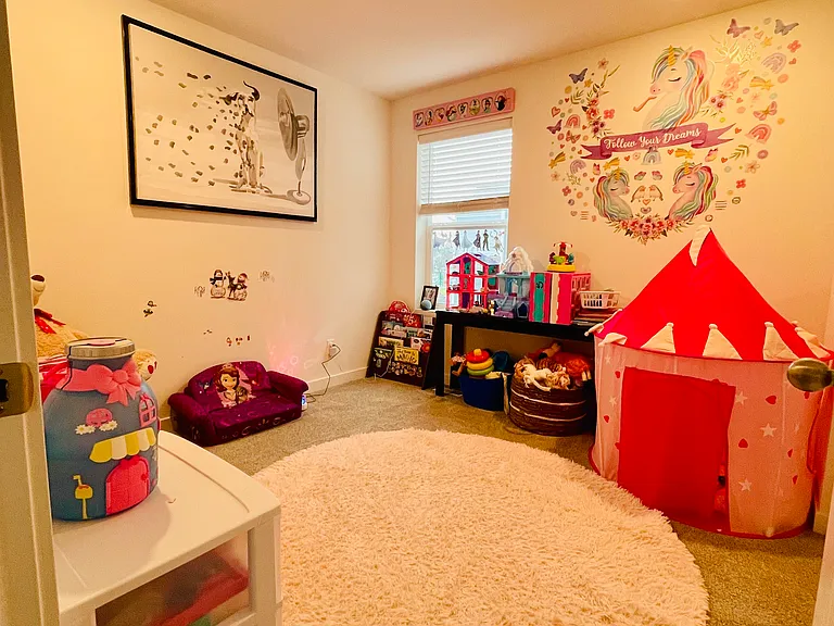 2nd bedroom.