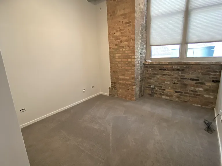 550 W Harrison St — Photo 9
