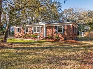 60 Vincent Dr, Mount Pleasant, SC 29464