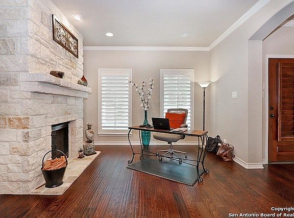 5th image of 23522 Woodlawn Rdg