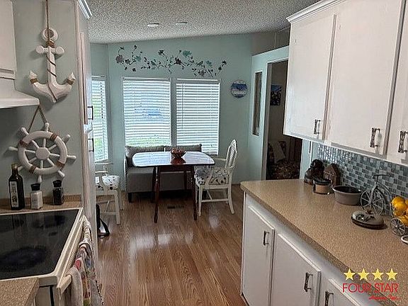4th image of 8775 20th St #458