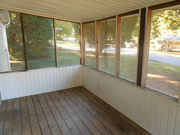 2nd image of 2455 Jamaica Ln