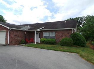 1 Boone Hill Ct, Johnson City, TN 37615