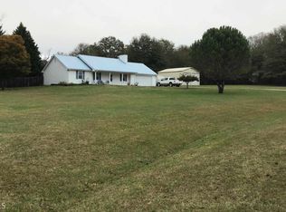 3061 Old Oak Dr, Loganville, GA 30052