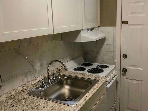 3rd image of 859 E High St #1