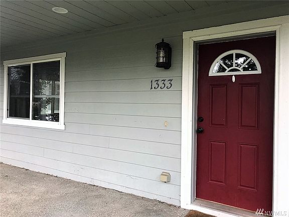 2nd image of 1333 N Wycoff Ave