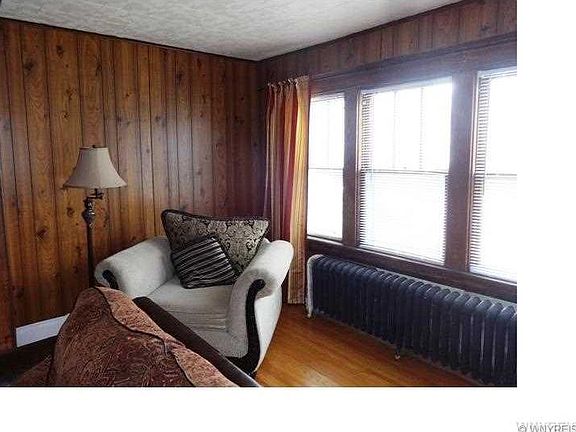 3rd image of 19 Crestwood Ave