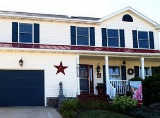 9528 Hallhurst Rd, Nottingham, MD 21236