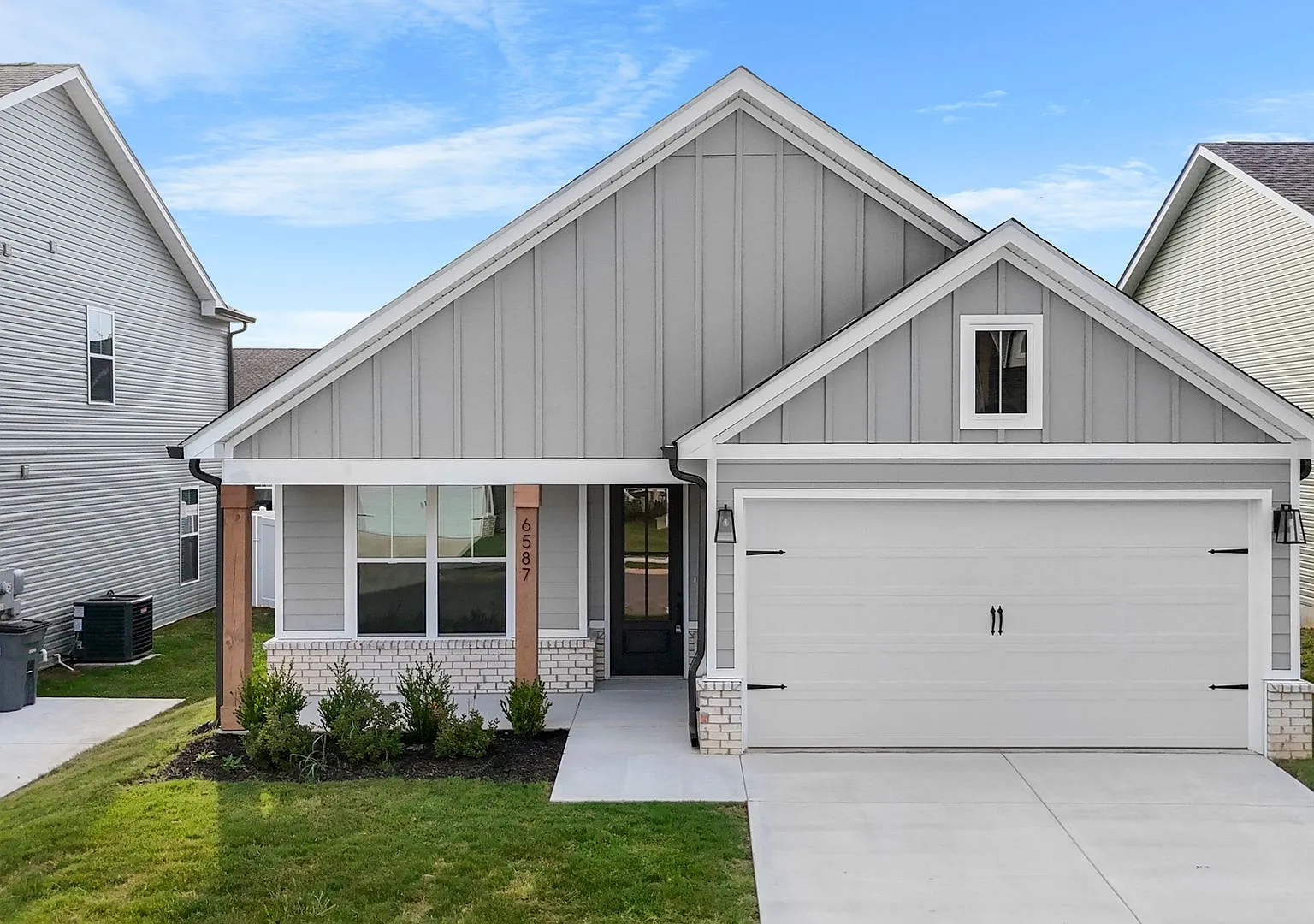 One Month Free Rent New Design 2-Bedroom Orchid At James Creek! — Photo 1