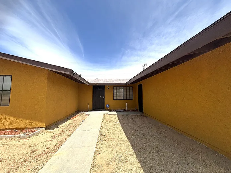 7317 California City Blvd — Photo 2