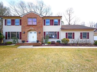 1 Grant Rd, Manalapan, NJ 07726