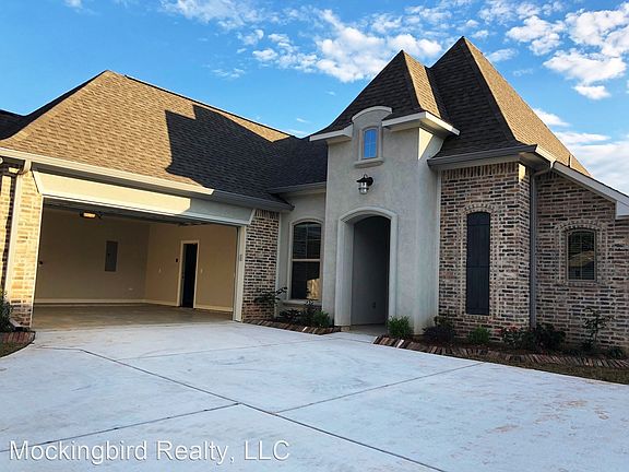 3rd image of 904 Antler Dr