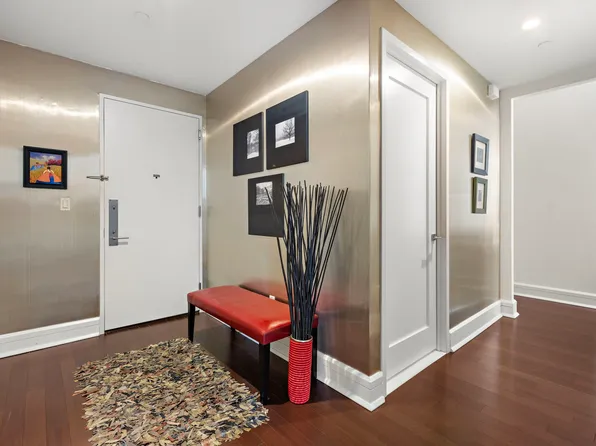 60 Riverside Boulevard image 11 of 11