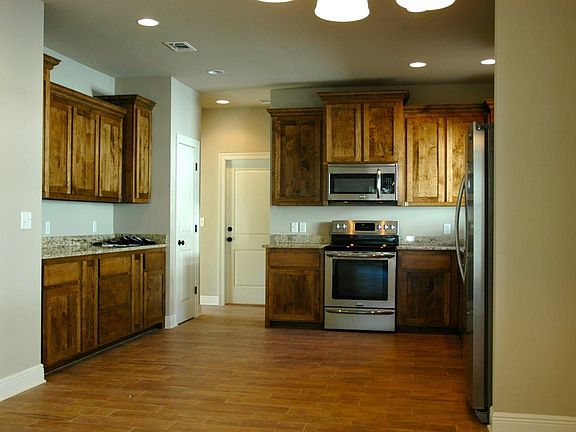3rd image of 1020 E Hatton St