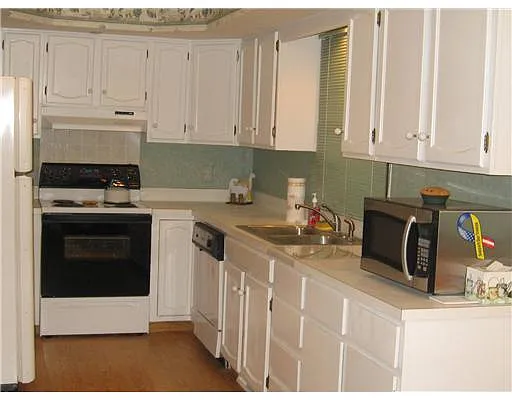 1233 Cambridge Dr photo 1