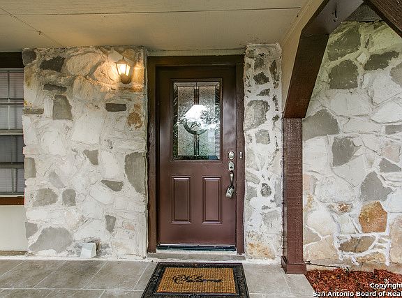 3rd image of 6723 Vineland Dr