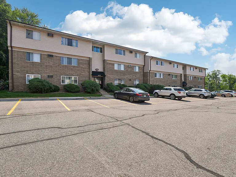 Rochester Square Apartments — Photo 51