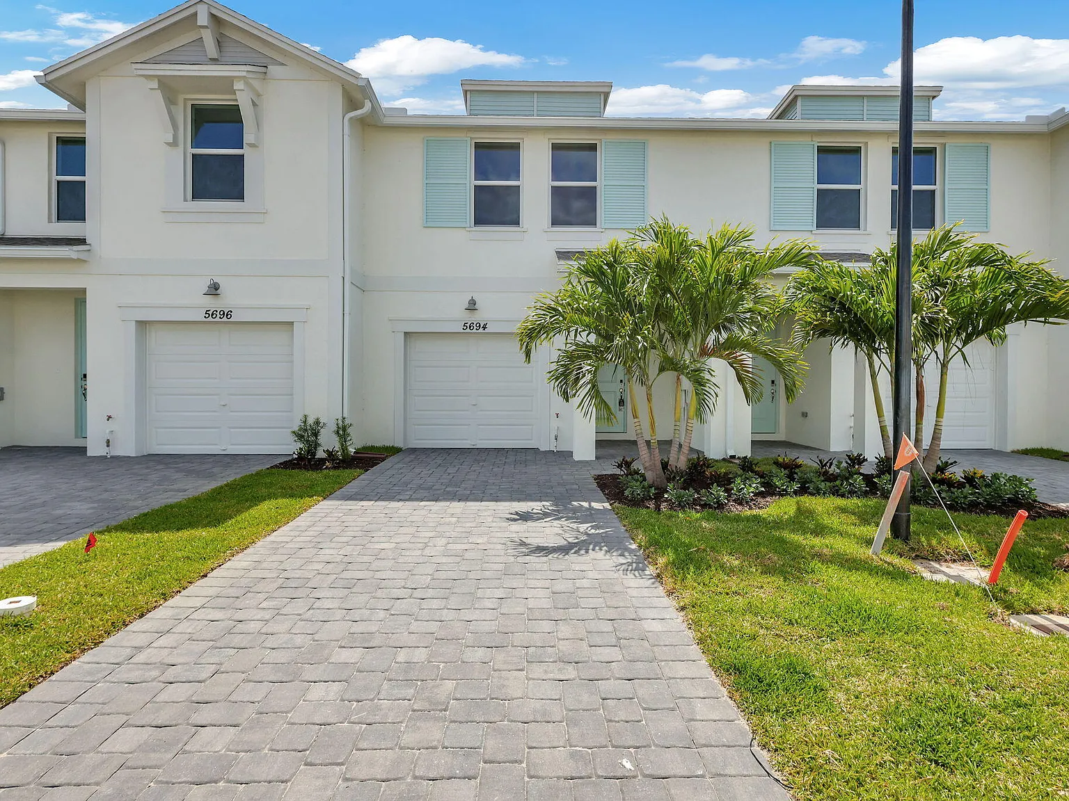 3 bed, 2.5 bath, 1475 sqft, $2,700 — Photo 1