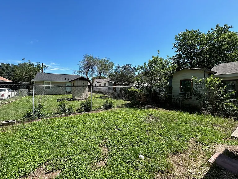 319 Noria St — Photo 18