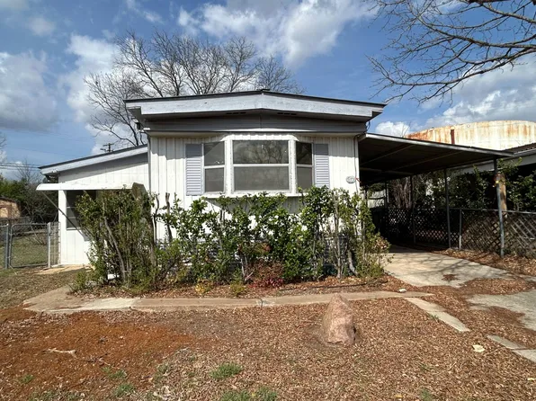 37 N Sunset Dr, Kerrville, TX 78028