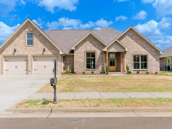 106 Scarlette Ln, Muscle Shoals, AL 35661
