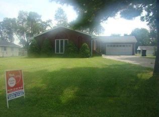 117 N Sycamore St, Redkey, IN 47373