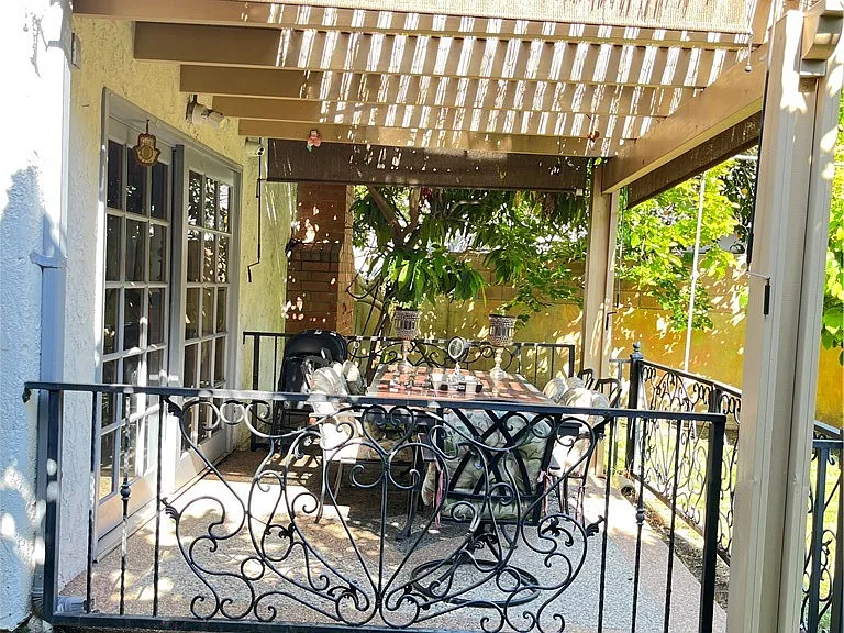 6251 Chimineas Ave — Photo 33
