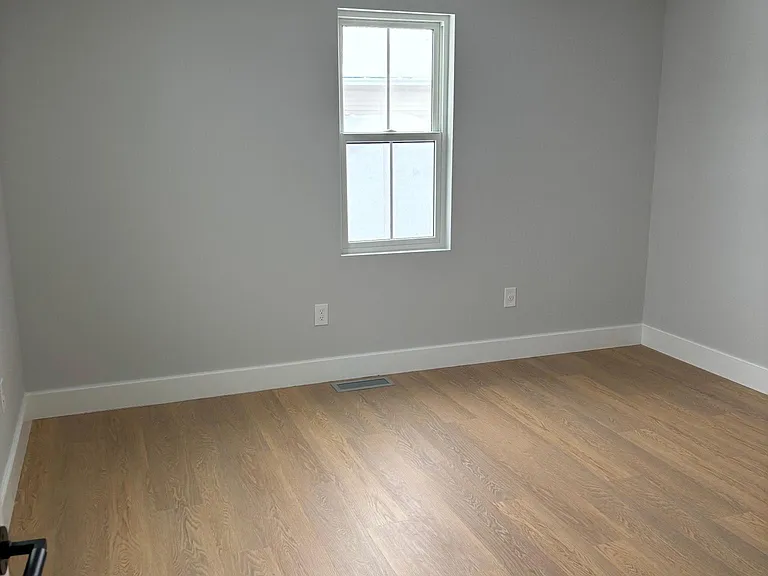 214 Center St — Photo 13