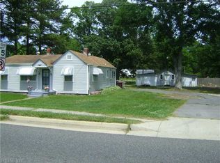 933 Canal Dr, Chesapeake, VA 23323