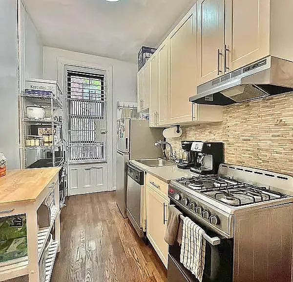 433 E 80th St #5 — Photo 1