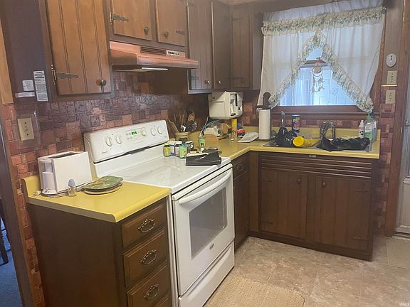 2nd image of 1305 W County Road 900 N