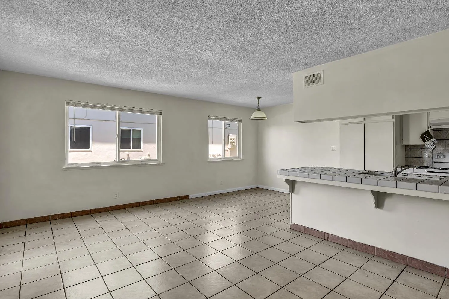 2 bed, 840 sqft, $1,595 — Photo 3