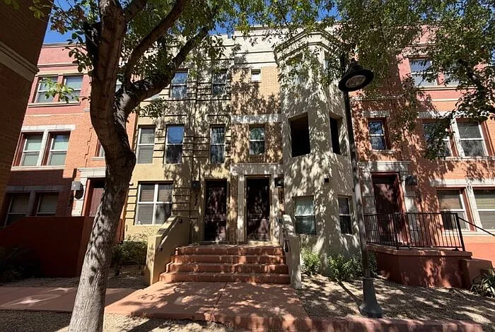 555 W 6th St #W — Photo 17