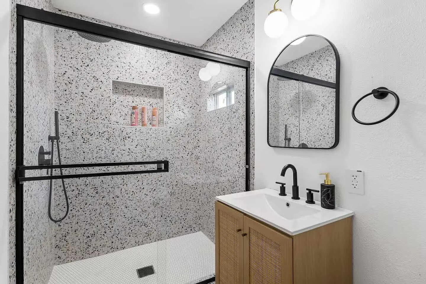 1 bed, 850 sqft, $850 — Photo 4