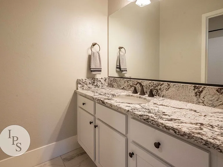 4299 Vineyard Dr — Photo 28