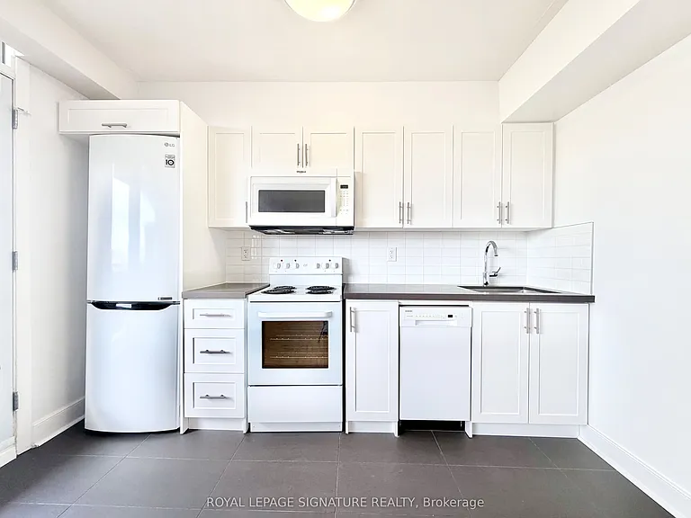 276 Saint George St #908 — Photo 6