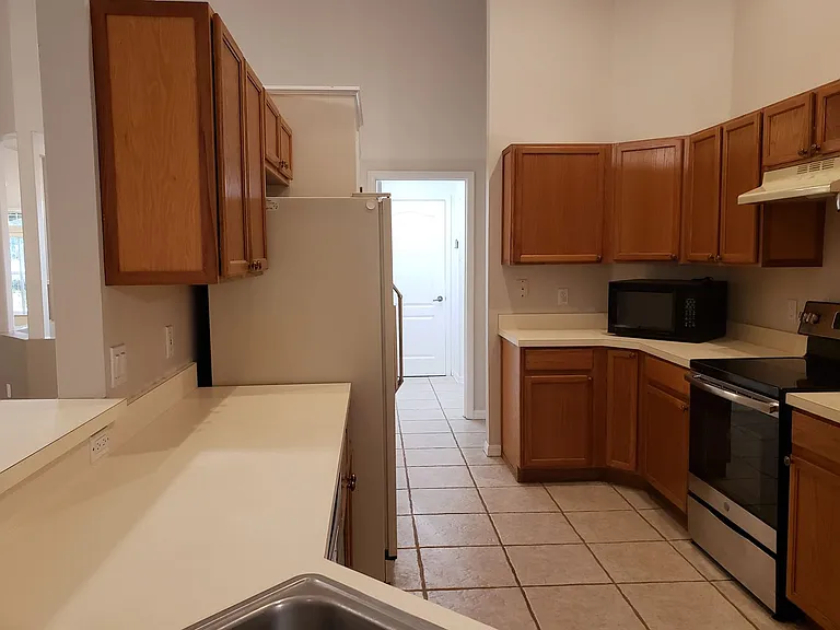 1612 Sweetwater West Cir — Photo 9