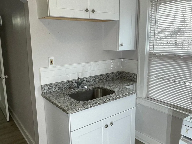 107 Crestwood Ave #1 — Photo 3