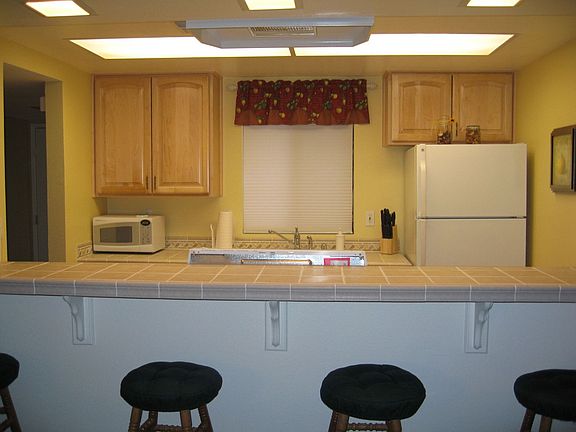 There is a convenient eating area 