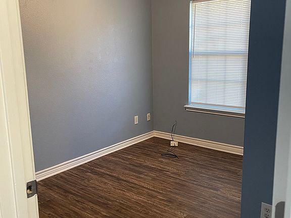 5th image of 806 S Charles St