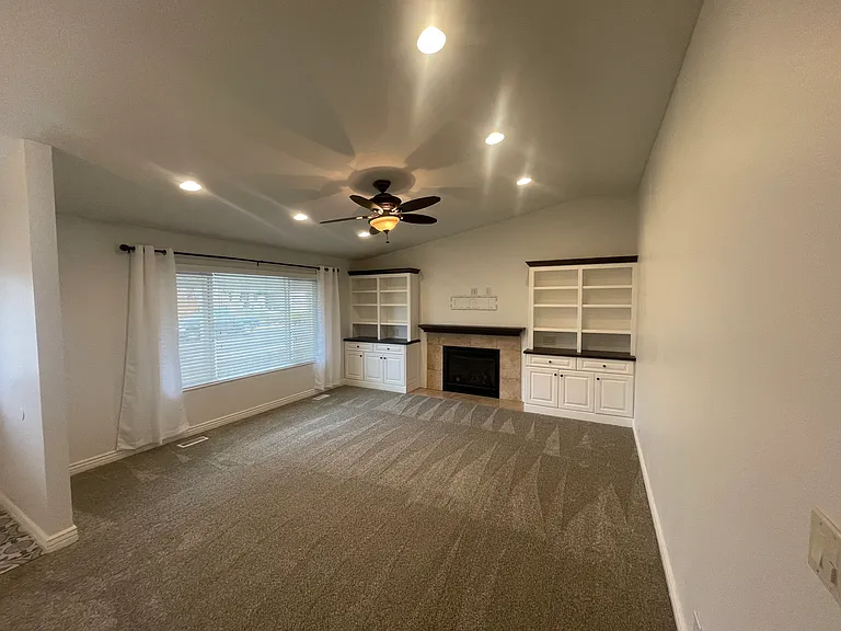 1442 E Sandy Hills Dr — Photo 6