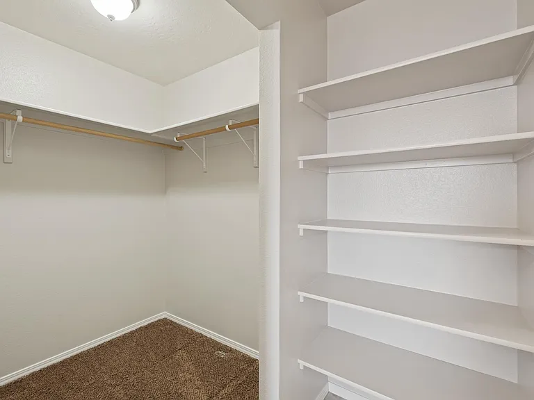 1102 E Rutherglen St — Photo 21