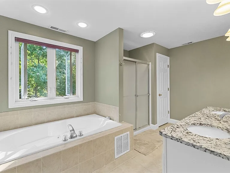 284 S Quinsigamond Ave #284 — Photo 20