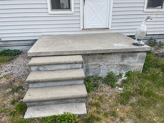 2nd image of 23747 Vassar Ave