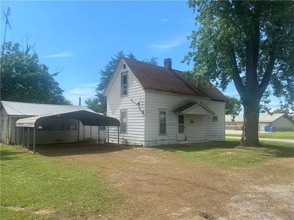 207 N Steele St, Palestine, IL 62451