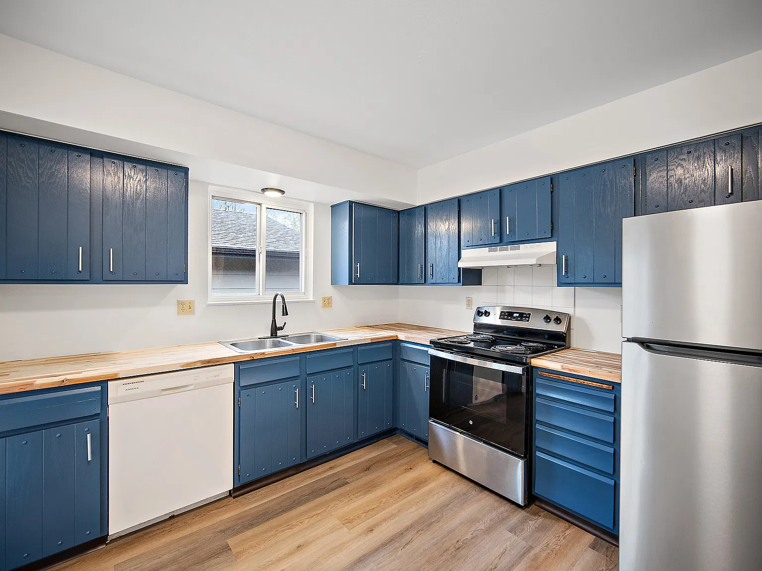 6737 Hampton Drive — Photo 1