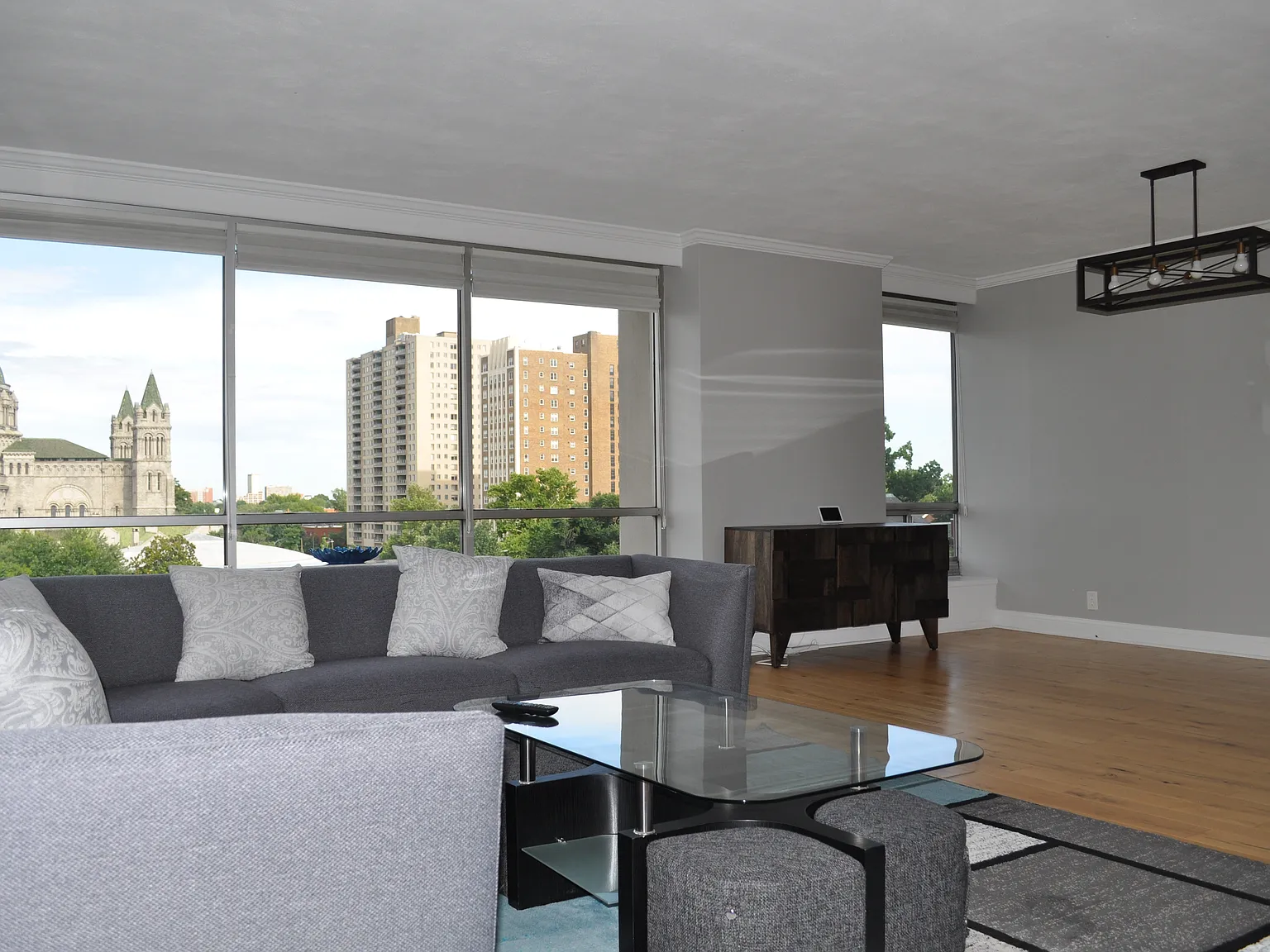 2 bed, 1331 sqft, $3,395 — Photo 2